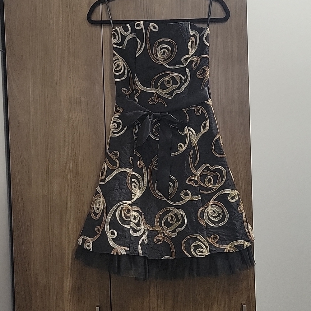 Jessica McClintock Strapless Frills Tulle Cocktail Dress-Size 4